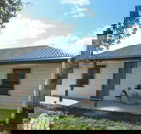 Stable Cottage - Palm Beach Accommodation