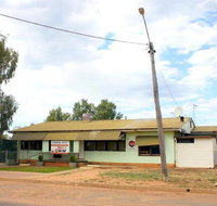 Sundowner Hotel Quambone - Palm Beach Accommodation