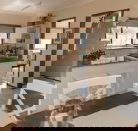 Taranaki Beach Unit - Palm Beach Accommodation