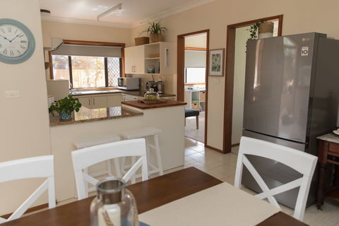 Taranaki Beach Unit - Palm Beach Accommodation 0