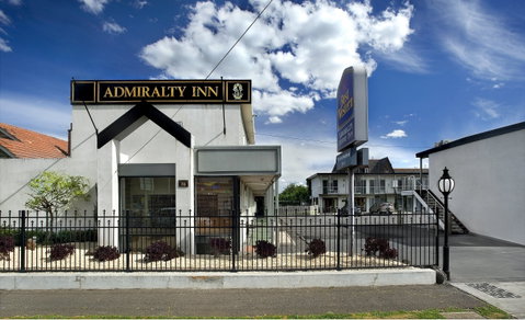 Admiralty Inn - Palm Beach Accommodation 0