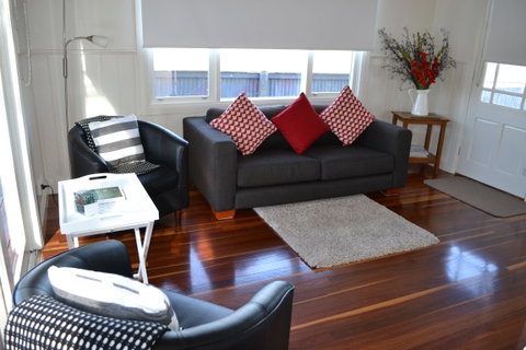 Calgary Accommodation & Killara Accommodation - Palm Beach Accommodation 2