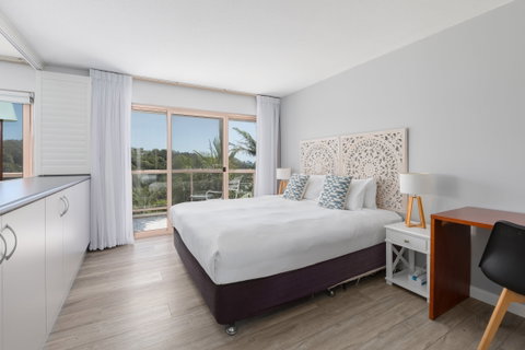 Charlesworth Bay Beach Resort - Palm Beach Accommodation 0