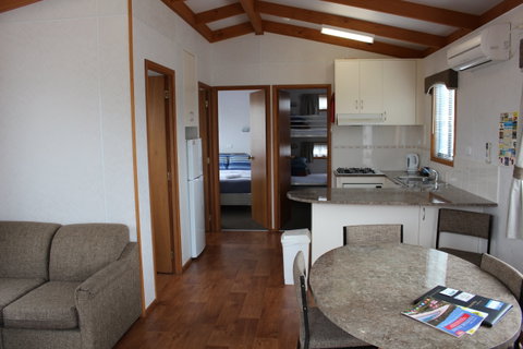 Golden Terrace Holiday Park - Palm Beach Accommodation 2