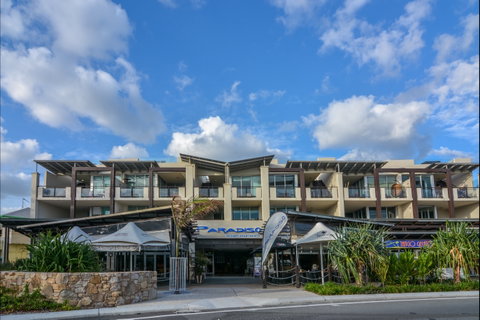 Paradiso Resort - Palm Beach Accommodation 0