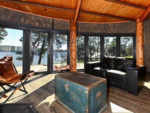 Taylors Bay Cottage - Palm Beach Accommodation 2