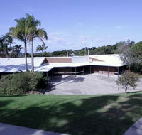 Bay Hotel Motel - Palm Beach Accommodation