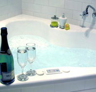 Clonmara Cottages - Palm Beach Accommodation