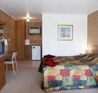 Quays Motel - Palm Beach Accommodation