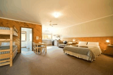 Banjo’s All Seasons Accommodation - Palm Beach Accommodation 1