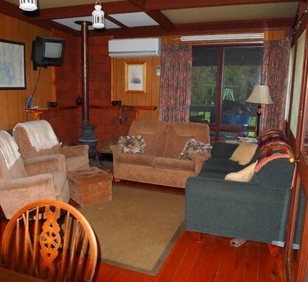 Lyle Hill Accommodation - Palm Beach Accommodation 0