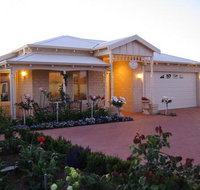 Sussex on Willis Cove Bed and Breakfast - Palm Beach Accommodation