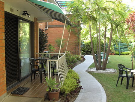 Airlie Court Holiday Apartments - Palm Beach Accommodation 2