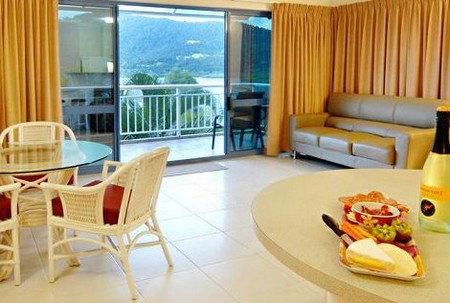 Coral Sea Vista Apartments - Palm Beach Accommodation 4