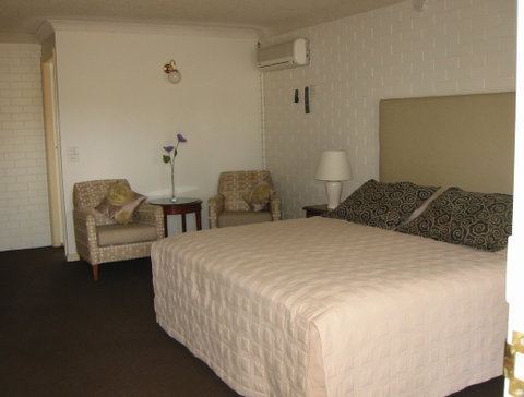 Country Comfort Tumut Valley Motel - Palm Beach Accommodation 1