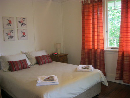 Blooms Cottage - Palm Beach Accommodation 2