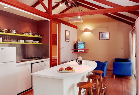 Arbour Cottage - Palm Beach Accommodation 0