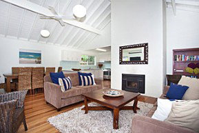 Ana Mandara - Palm Beach Accommodation 4