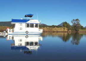 Tweed River House Boats - Palm Beach Accommodation 3