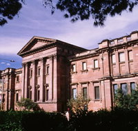 Australian Museum - Palm Beach Accommodation