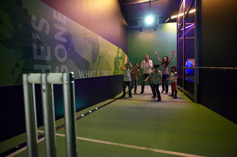 Melbourne Cricket Ground - Palm Beach Accommodation 4