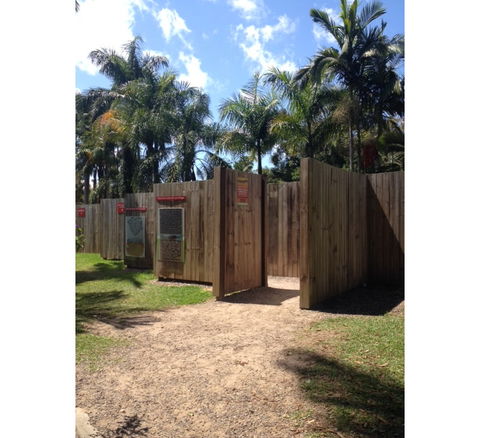 Bellingham Maze - Palm Beach Accommodation 4