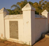 Morrell Memorial - Palm Beach Accommodation