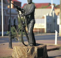 Miners Monument - Palm Beach Accommodation