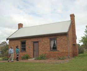 Sandalwood Yards And Tipperary School - Palm Beach Accommodation 0