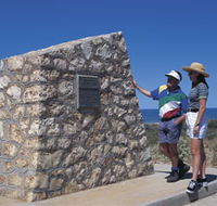 Potshot Monument - Palm Beach Accommodation