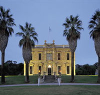 Martindale Hall - Palm Beach Accommodation