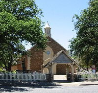 St George Church and Cemetery Tours - Palm Beach Accommodation