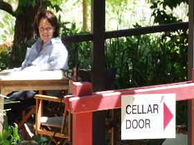 Lazy Ballerina - Palm Beach Accommodation 0