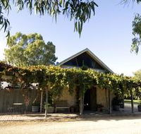 Lake Breeze Wines - Palm Beach Accommodation