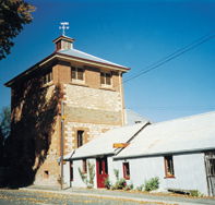 The Oakbank Weaver - Palm Beach Accommodation