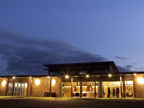 O'Leary Walker Wines - Palm Beach Accommodation 0