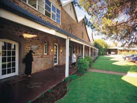 Annies Lane - Palm Beach Accommodation 0