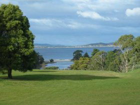 Kingston Beach Golf Club - Palm Beach Accommodation 0