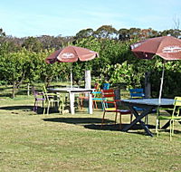 Cerise Brook Orchard  Family Golf - Palm Beach Accommodation