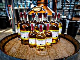 William McHenry And Sons Distillery - Palm Beach Accommodation 0