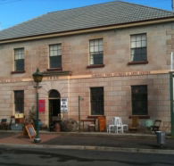 Wildes Antiques - Palm Beach Accommodation