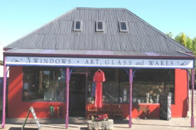 3 Windows Gallery - Palm Beach Accommodation 0