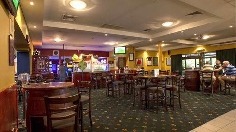 Canberra Irish Club - Palm Beach Accommodation 1