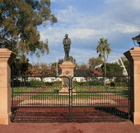 Dalby War Memorial and Gates - Palm Beach Accommodation