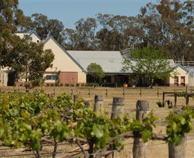 Arnold West VIC Palm Beach Accommodation
