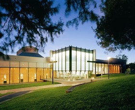 Bendigo Art Gallery - Palm Beach Accommodation 0