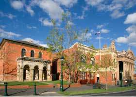 West Bendigo VIC Palm Beach Accommodation
