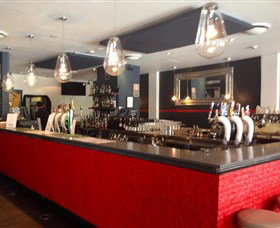The White Horse Hotel - Palm Beach Accommodation 0