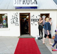 St Frock - Palm Beach Accommodation