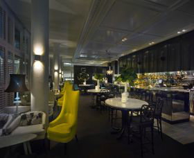 Ivy Bar - Palm Beach Accommodation 0